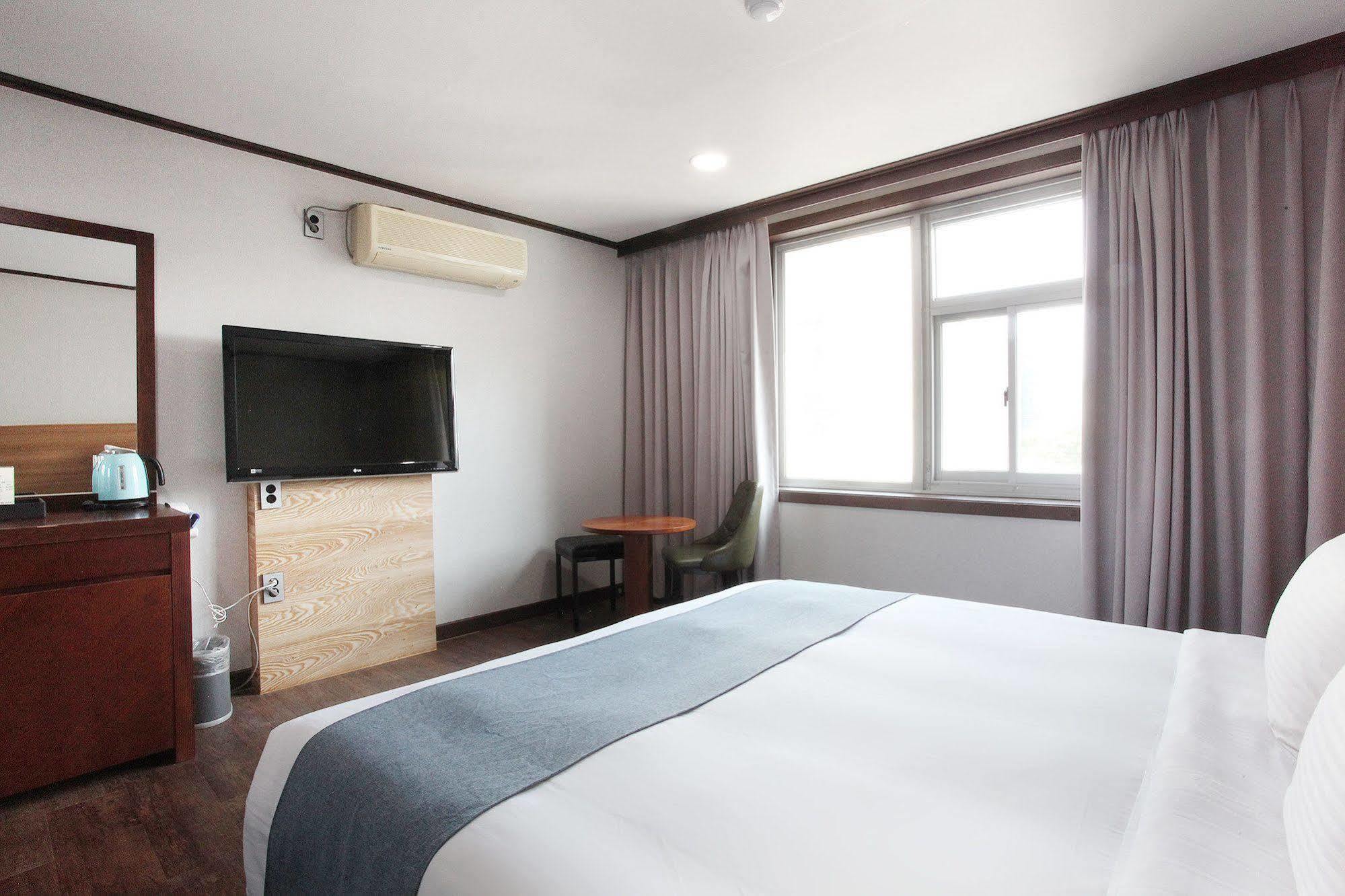 Noblesse Hotel Чечжу Екстер'єр фото
