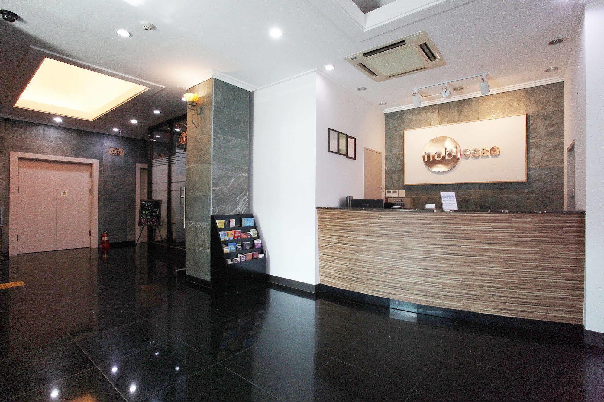 Noblesse Hotel Чечжу Екстер'єр фото