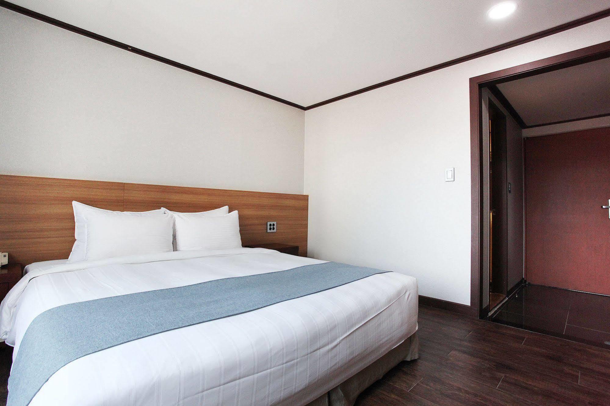 Noblesse Hotel Чечжу Екстер'єр фото